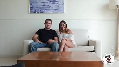 زیبایی سکسی در جوراب ها ظاهری متفاوت به خود می گیرد و سوراخ عکس های لخت سکسی هایی را نشان می دهد