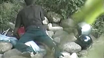 این زن جذاب موافقت کرد که در ماشین خود عکس سکسی لخت خارجی تسلیم یک راننده تاکسی شود